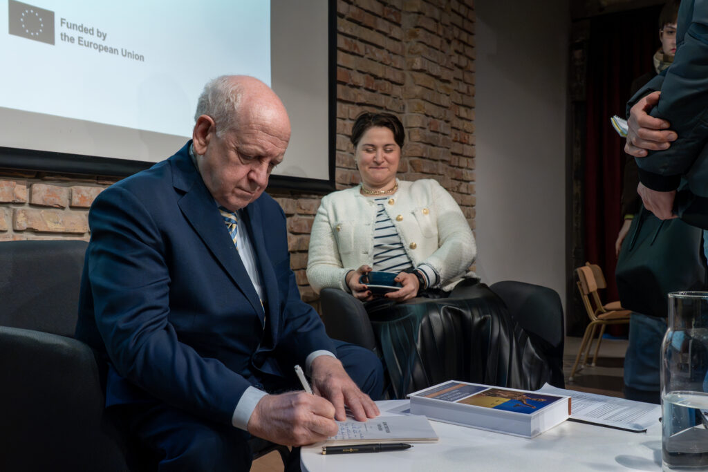 DSC03656 Enhanced NR