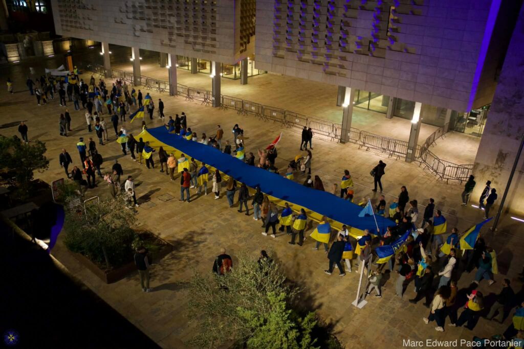 641346638 898464629563143 1776191343593862754 N